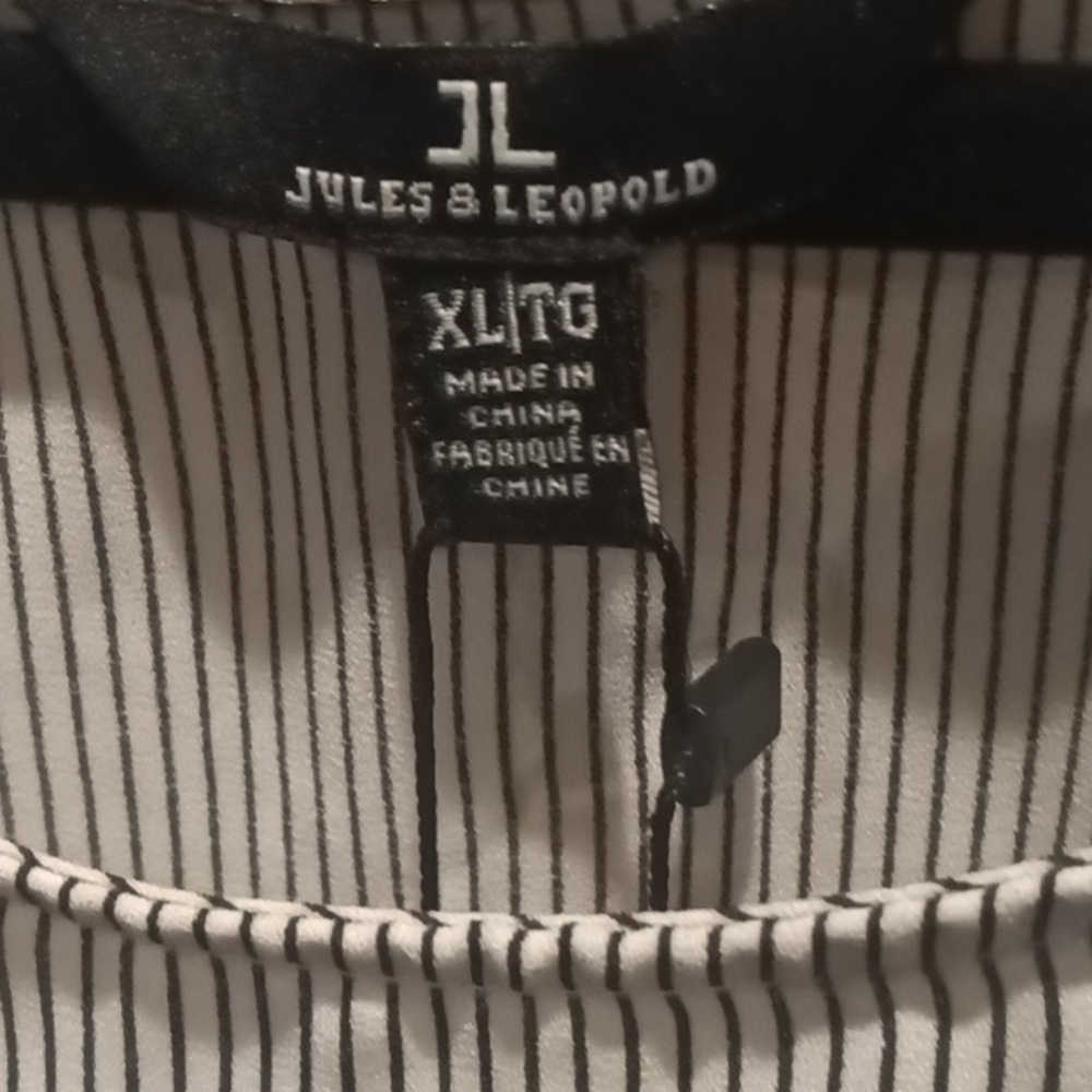 FINAL PRICE NWT JULES & LEOPOLD ruffled,  pin-striped blouse w silver buttons